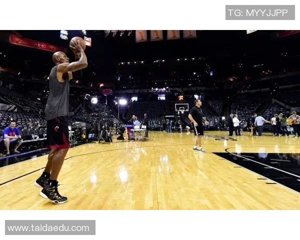 中国男篮新秀NBA夏联惊艳表现获媒体盛赞被誉未来之星