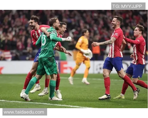 五大联赛赛场小动作引发热议球员微妙行为背后隐藏的深层次意义